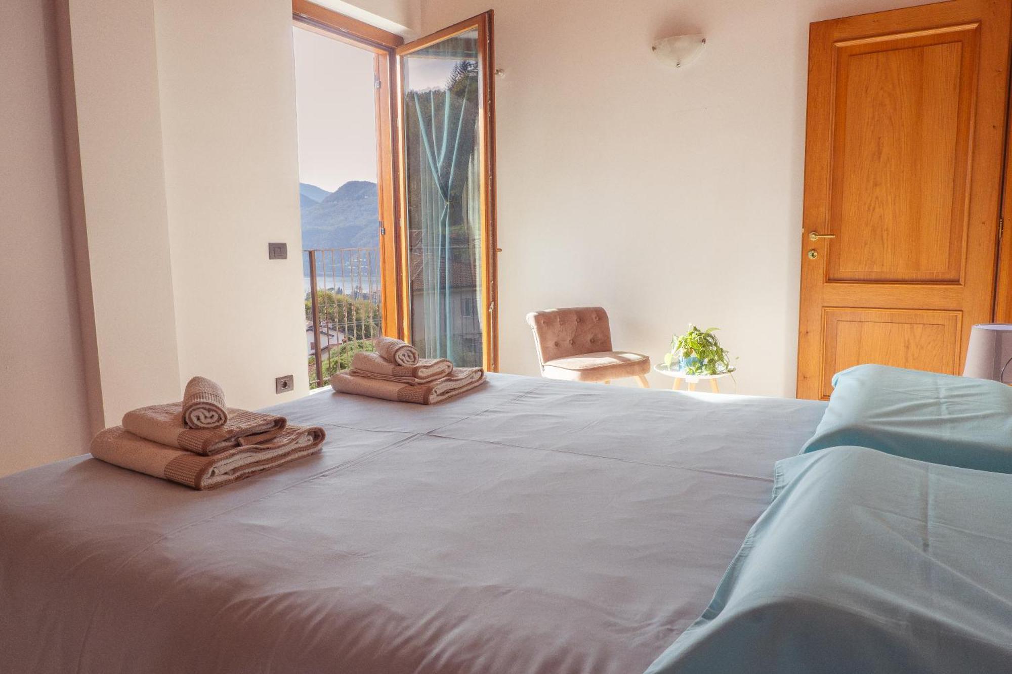 Larius Apartment - Como Lake View Манделло-дель-Ларіо Екстер'єр фото
