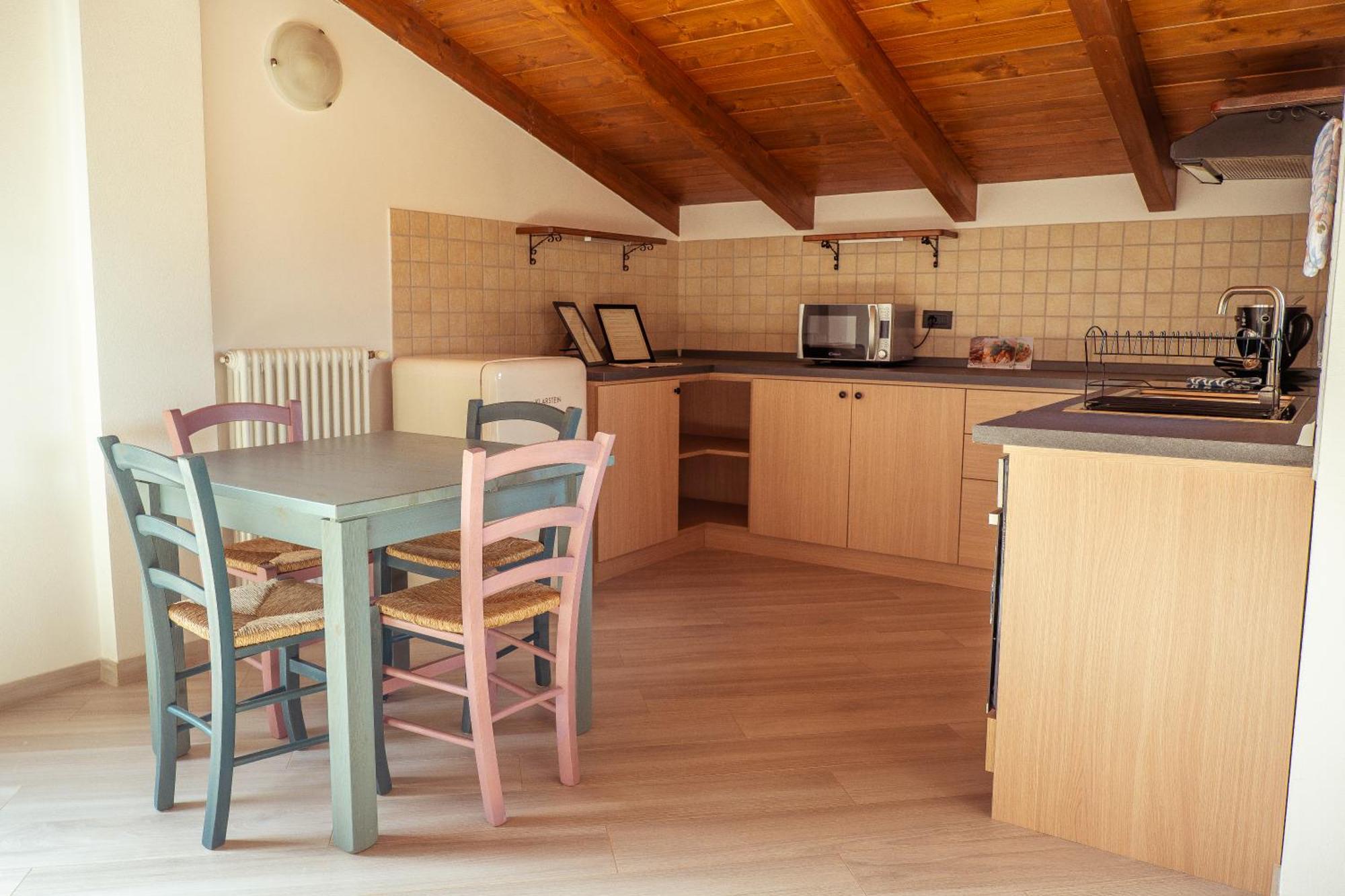Larius Apartment - Como Lake View Манделло-дель-Ларіо Екстер'єр фото