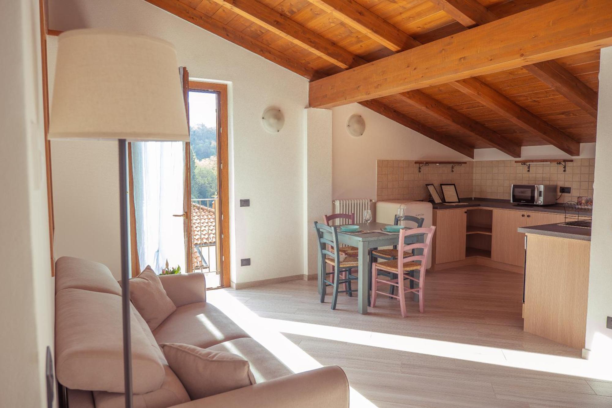 Larius Apartment - Como Lake View Манделло-дель-Ларіо Екстер'єр фото
